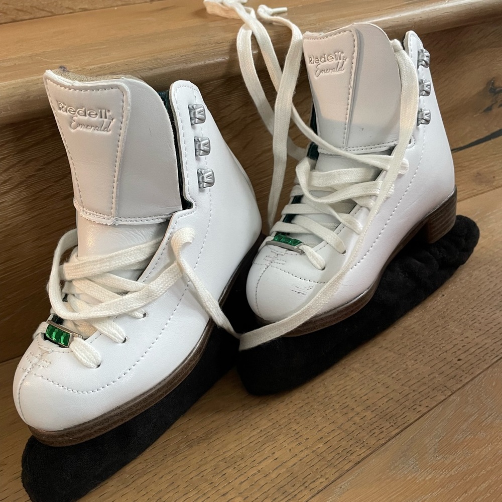 Kids Size10 Reidell Emerald Figure Skates